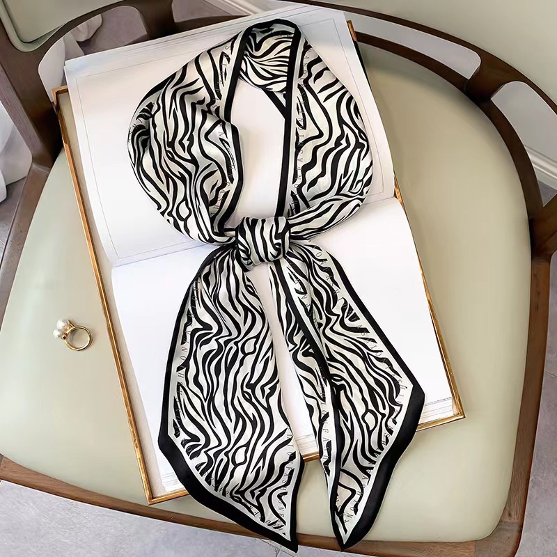 Discount Luxury Bags - Foulard carré de luxe en soie