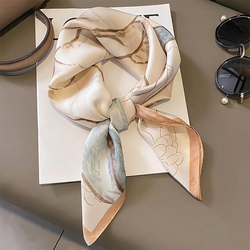 Discount Luxury Bags - Foulard carré en soie imprimé Satin
