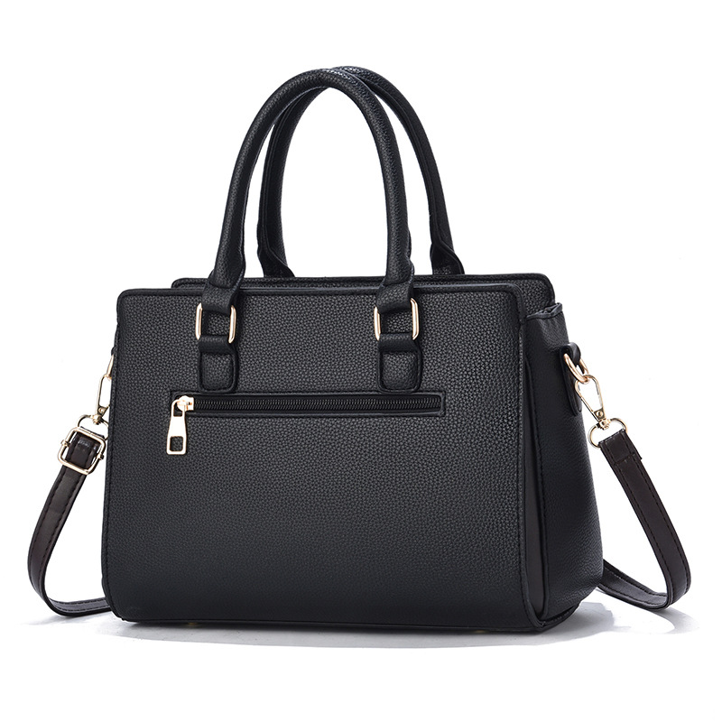 Sac à bandoulière en cuir dur  - Luxury Bags Direct avis et prix