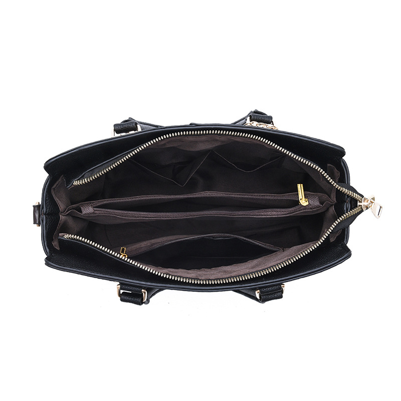Sac à bandoulière en cuir dur  - Luxury Bags Direct avis et prix