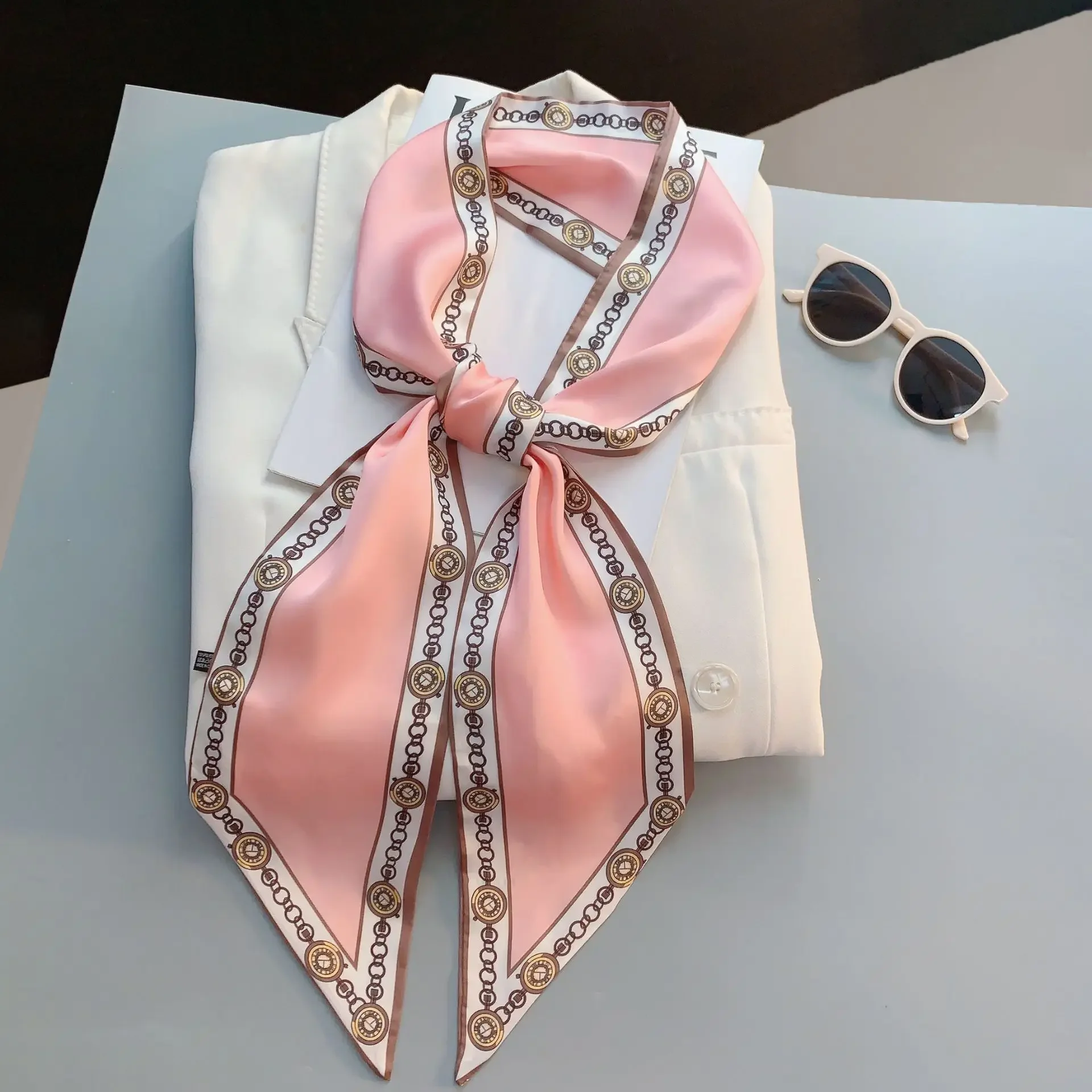 Écharpe fine imprimée à carrea - Luxury Bags Design avis et prix
