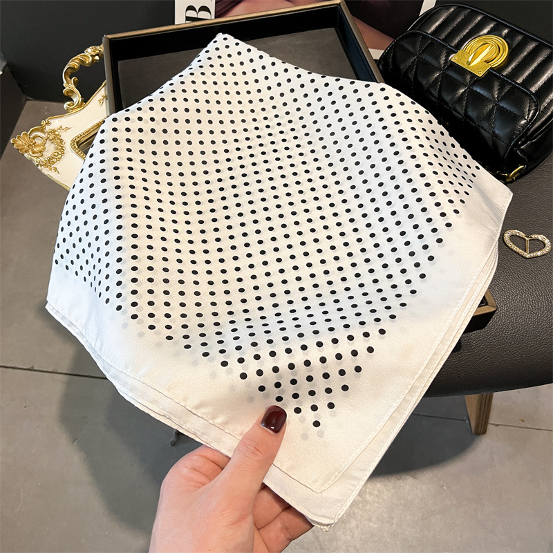 Foulards College de luxe pour  - Discount Luxury Bags avis et prix