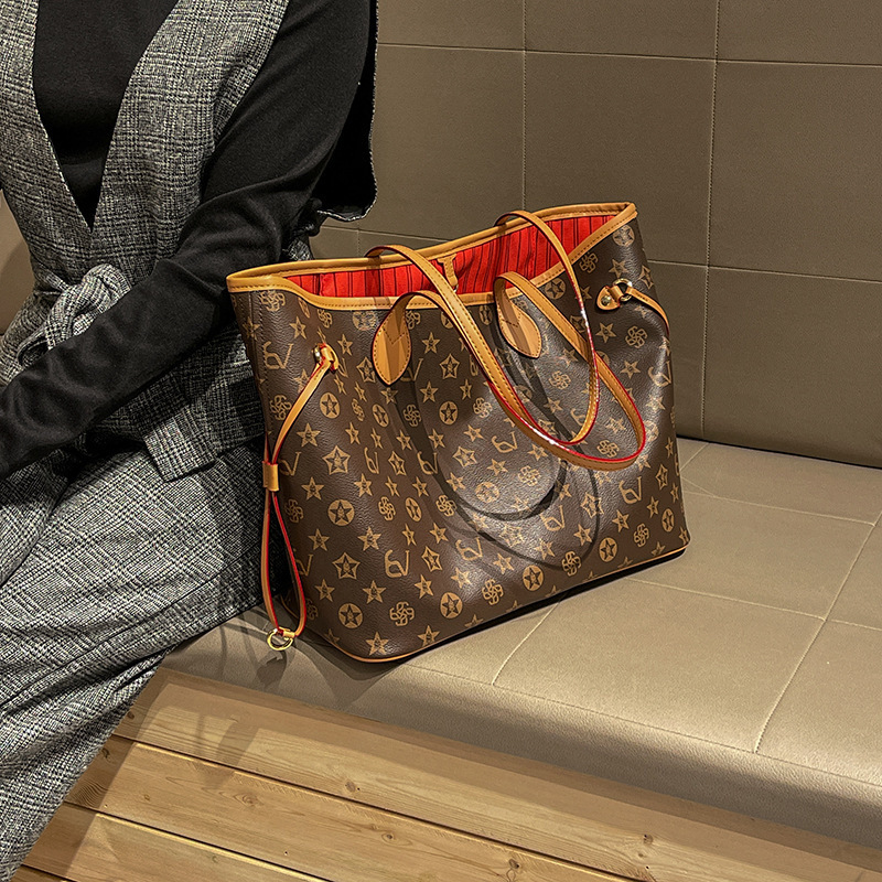 Sac à langer élégant en cuir,  - Luxury Bags Paris avis et prix
