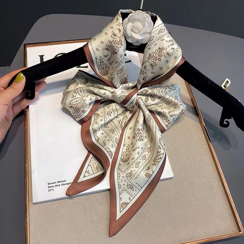 Foulard en soie pour femmes, D - Luxury Bags Design avis et prix