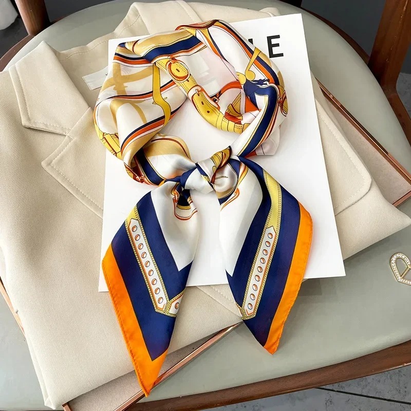 Foulard carré en soie de luxe  - Discount Luxury Bags avis et prix