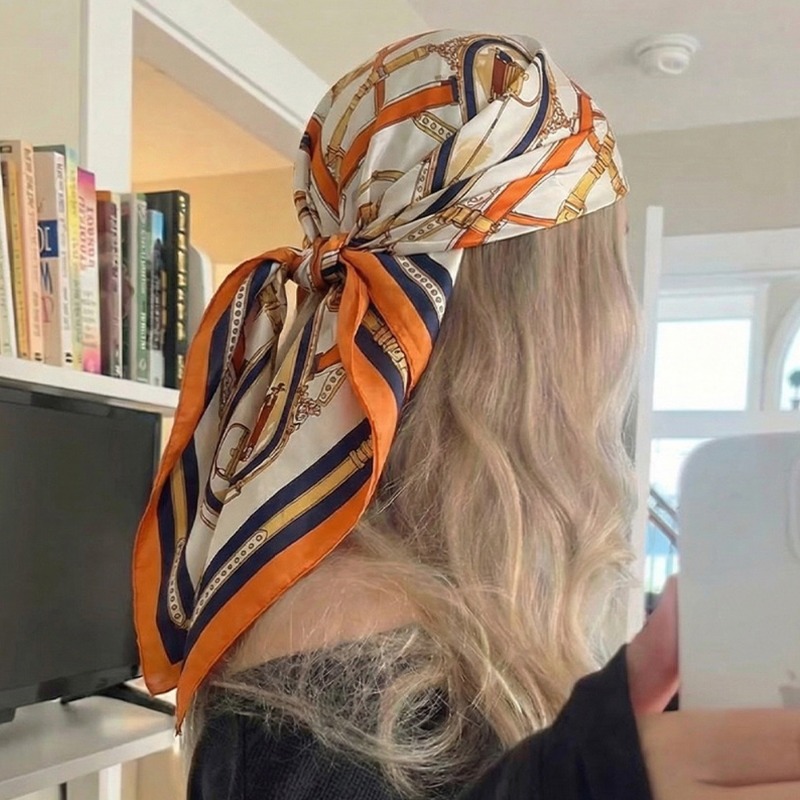 Foulard carré en soie de luxe  - Discount Luxury Bags avis et prix
