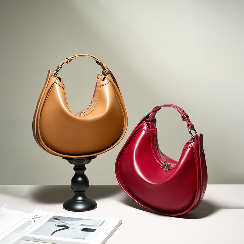 Sac Hobos en cuir de vache fen - Luxury Bags Wholesale avis et prix